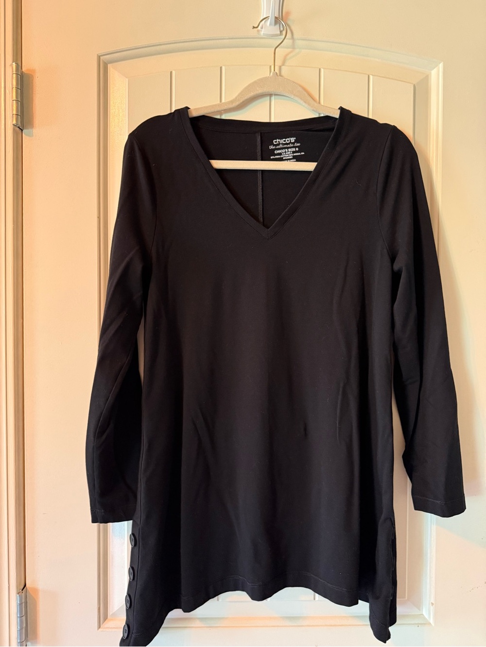 Chico's Black The Ultimate Tee Size 0